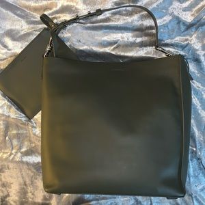 CAPTAIN N/S TOTE